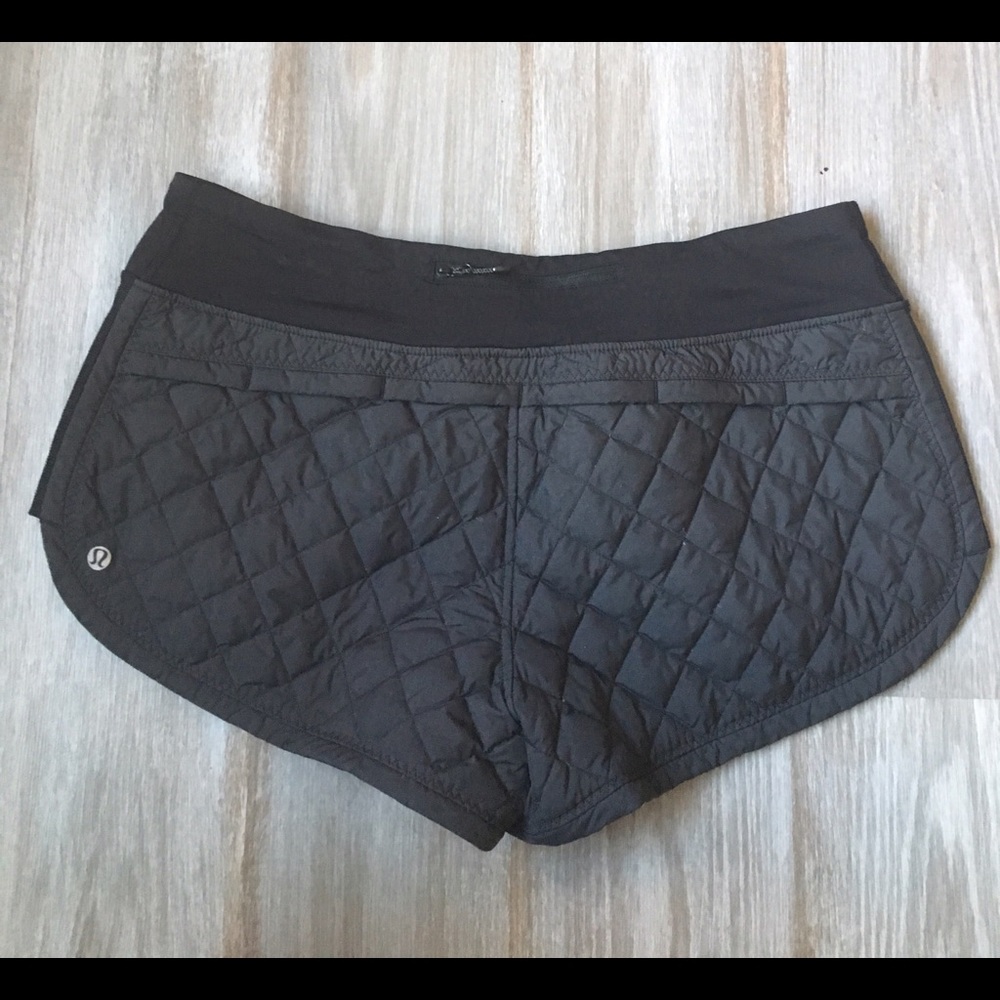 Lululemon hot cheeks shorts