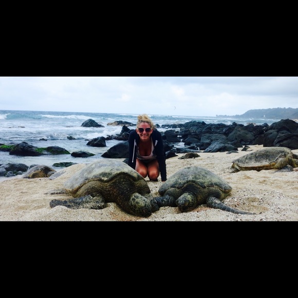 Meet your Posher, Jennifer - Picture 3 of 3