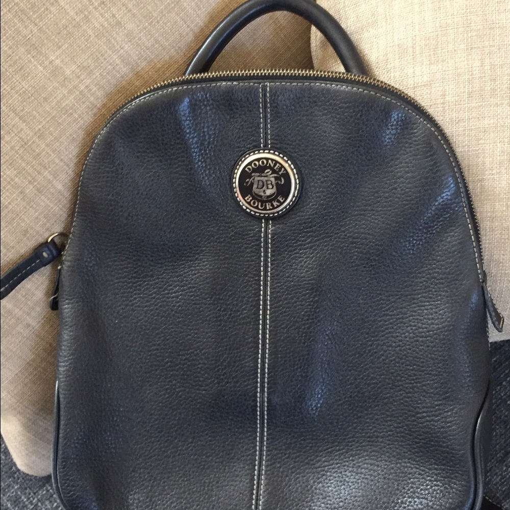 Vintage Dooney & Bourke backpack EUC