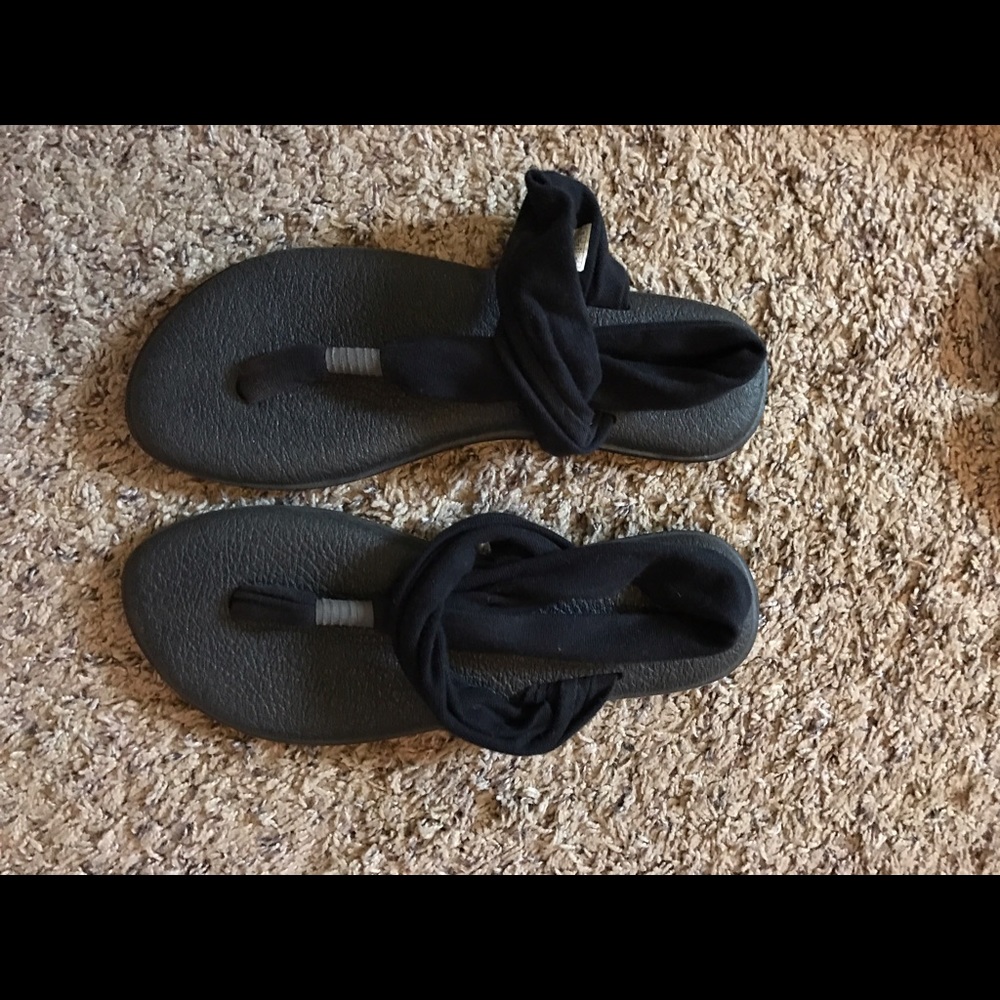 sanuk sandals