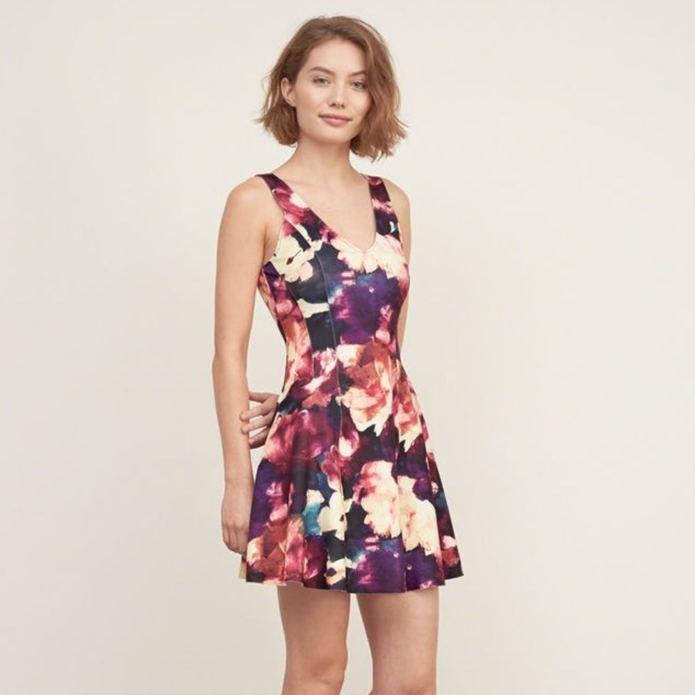 🌸NWOT FLORAL NEOPRENE DRESS 🌸