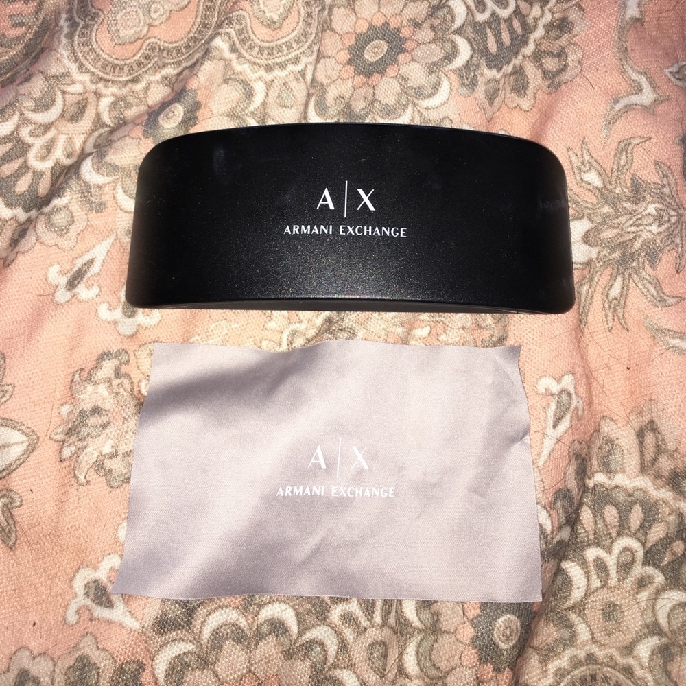 A|X sunglass case