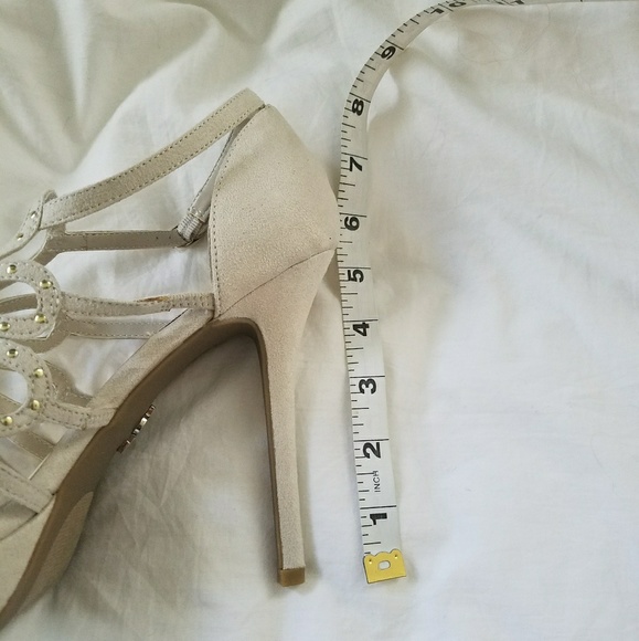 Beautiful Jennifer Lopez Heels - Picture 4 of 6