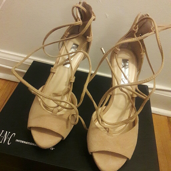 INC tie up your leg shoes - Picture 2 of 2