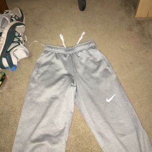 Nike therma fit sweatpants