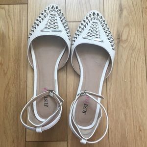 Off white pointed toe flats