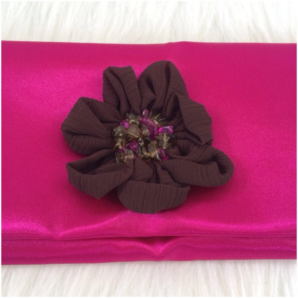 🌷BOGO 1/2 OFF🌷Fuscia Handbag with Brown Flower - Picture 3 of 4
