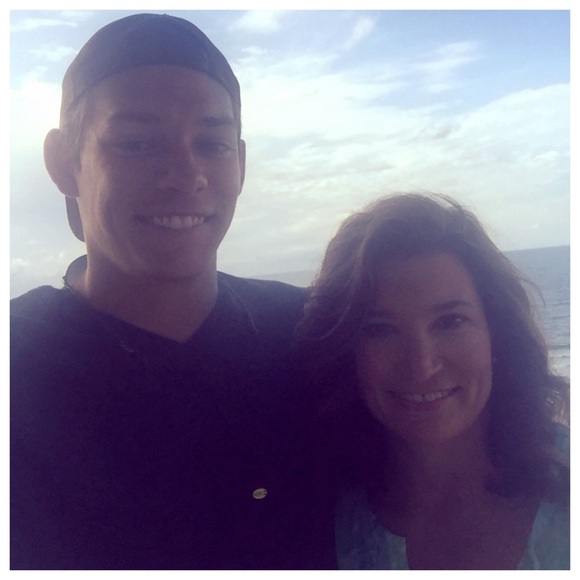 Meet your Posher, Christy - Picture 1 of 1