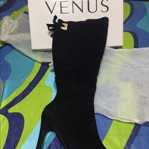 Venus 7 1/2 black boots 5" heel ✔️✔️ NEW