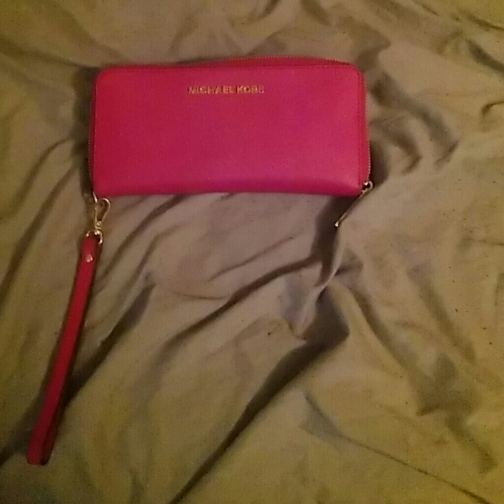 Michael kors wallet make me an offer