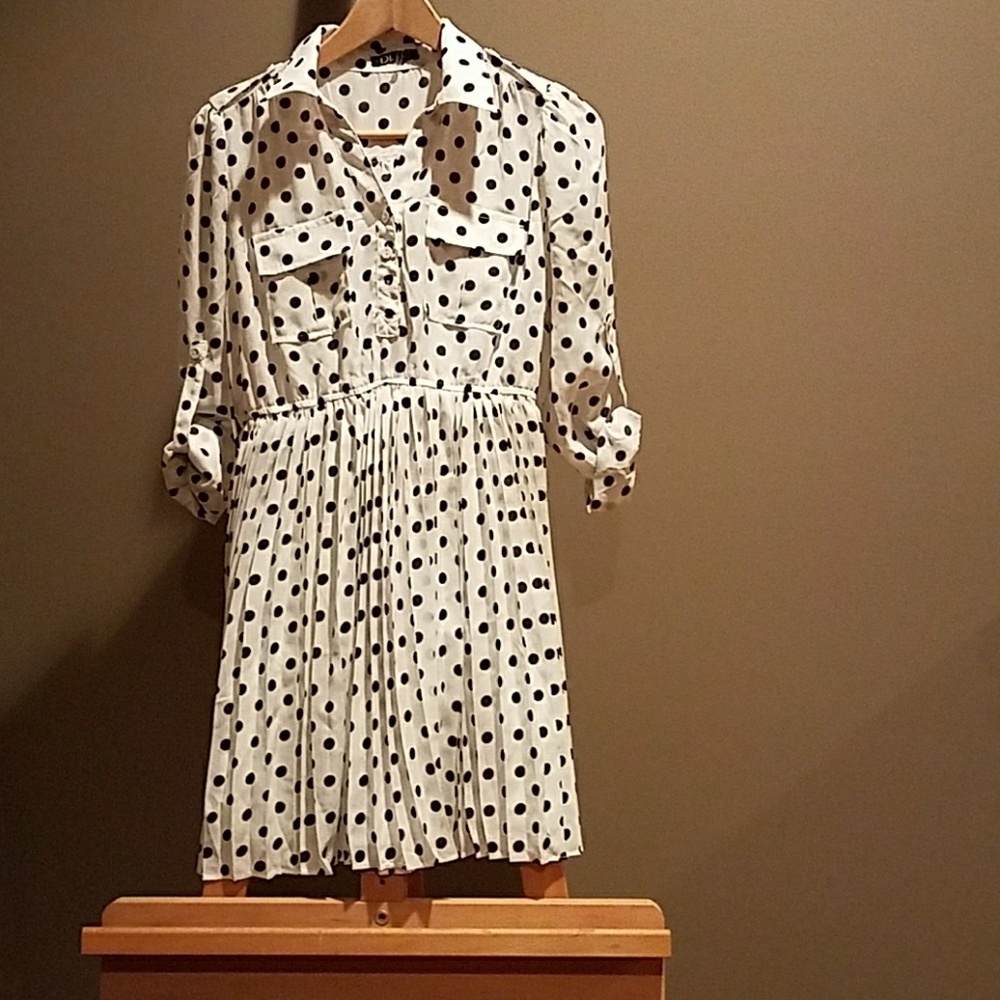 Polka dot pleated dress
