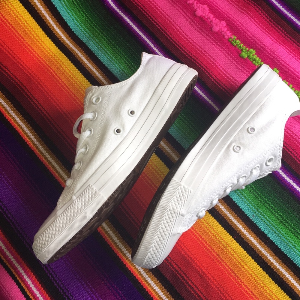 All white lo top converse sneakers 8 - Picture 4 of 7