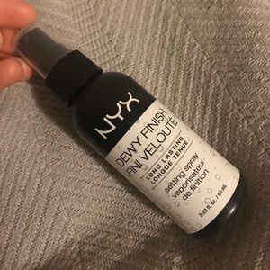 NYX DEWY FINISH