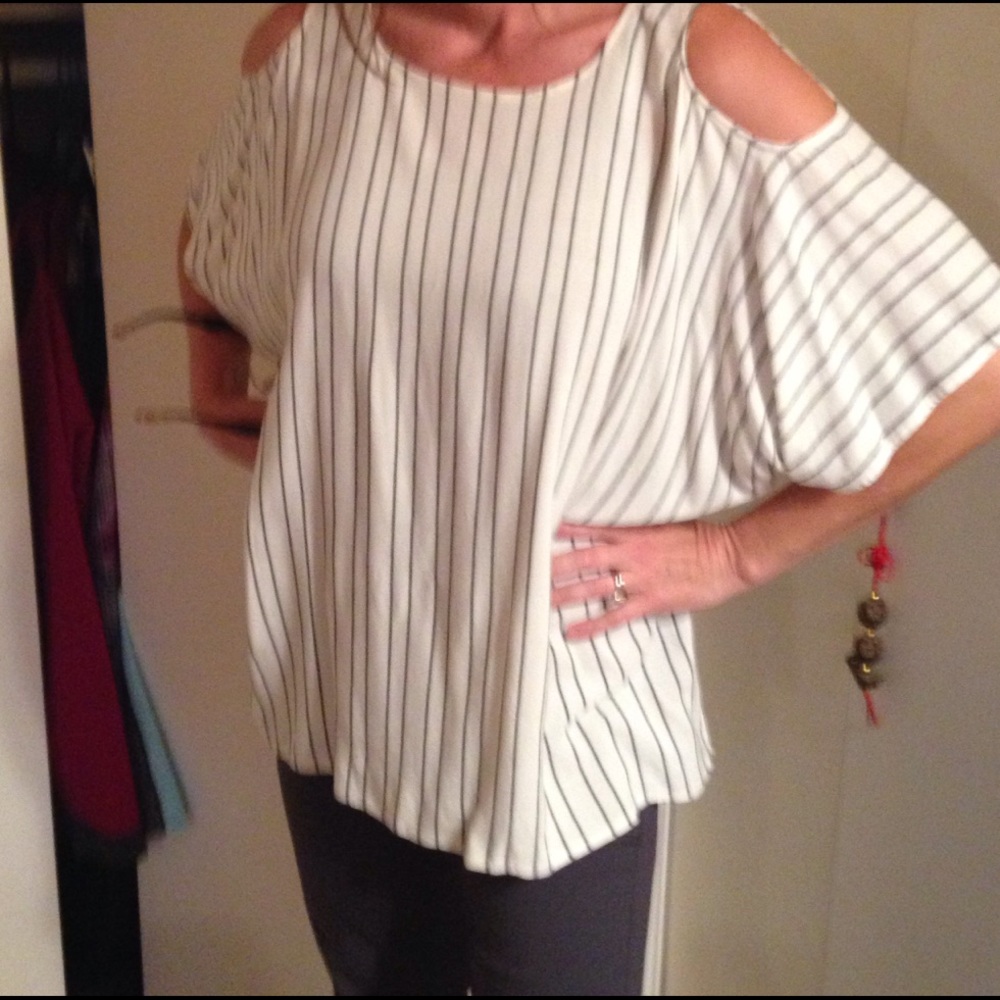 Shoulderless stripes cotton blouse