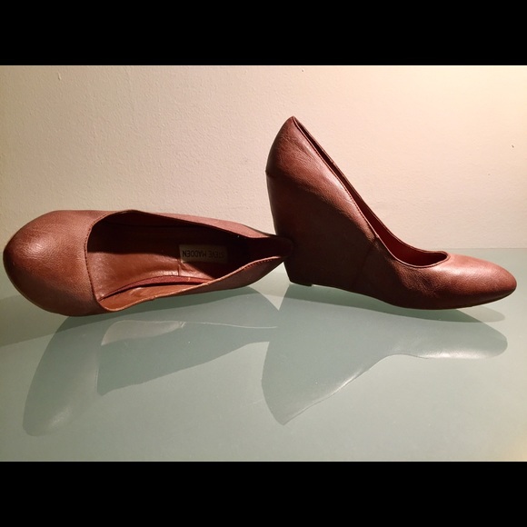 Faux Distressed Leather Heel - Picture 3 of 4