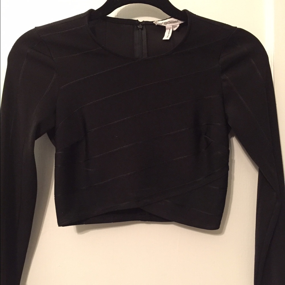 Bcbgeneration black cropped shirt