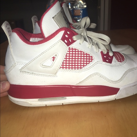 Retro 4 size 7y 70$ - Picture 2 of 5