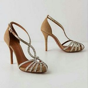 FOUND! Schutz Heels called Fantasia size 6.5/7 37