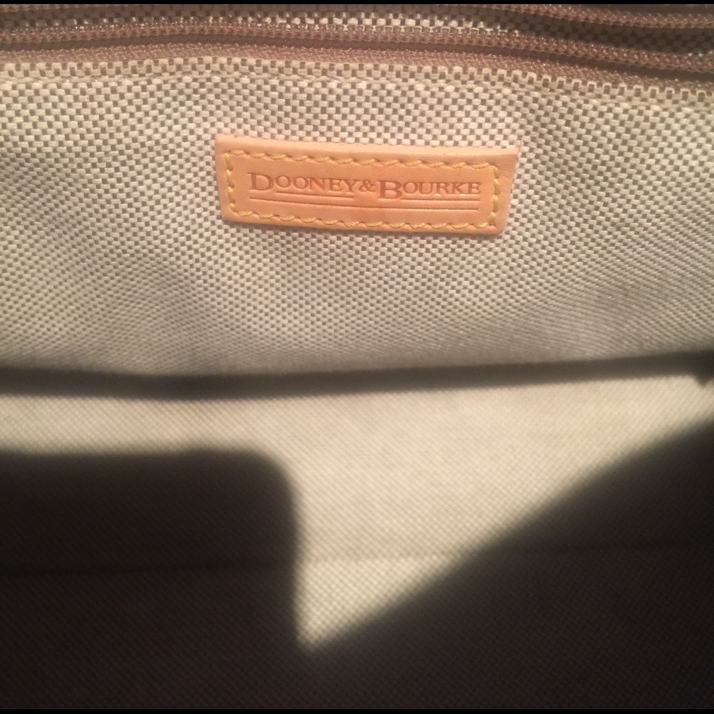 Dooney & Bourke - Picture 3 of 8