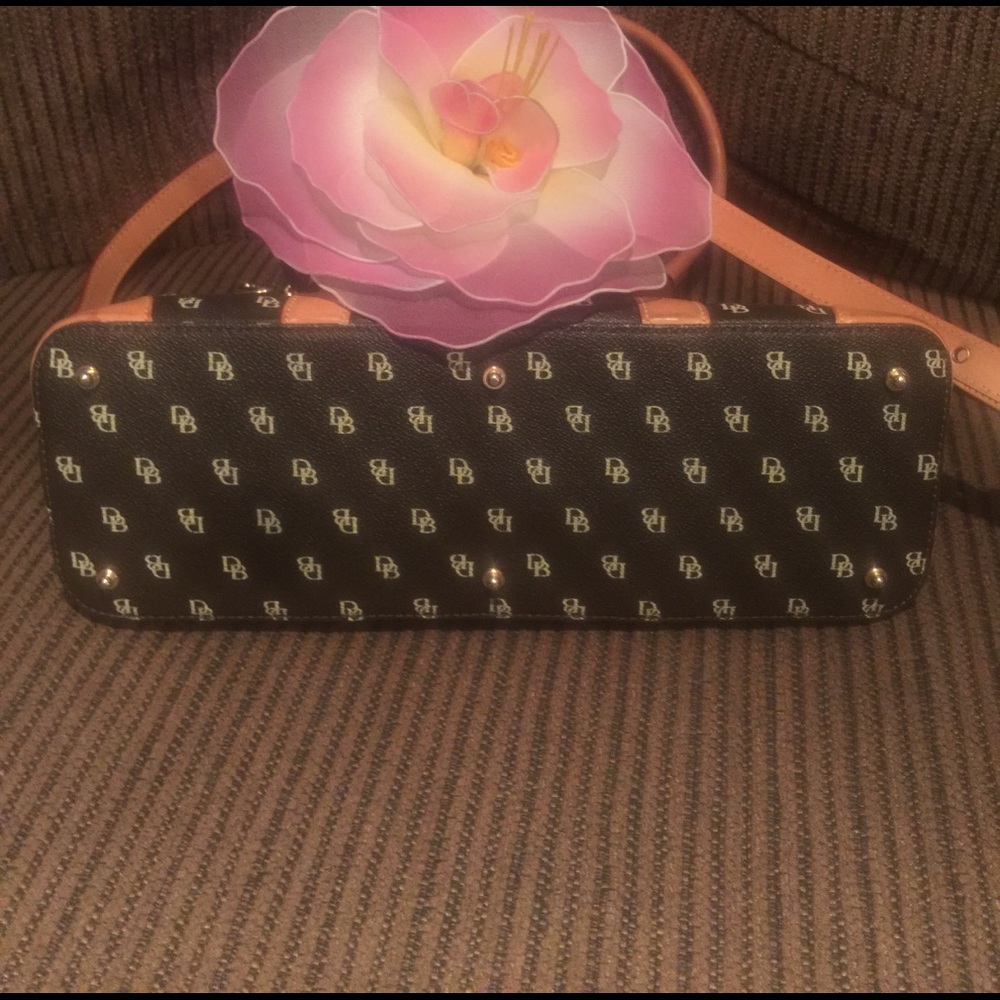 Dooney & Bourke - Picture 4 of 8