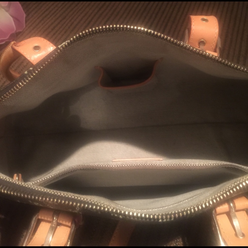 Dooney & Bourke - Picture 6 of 8