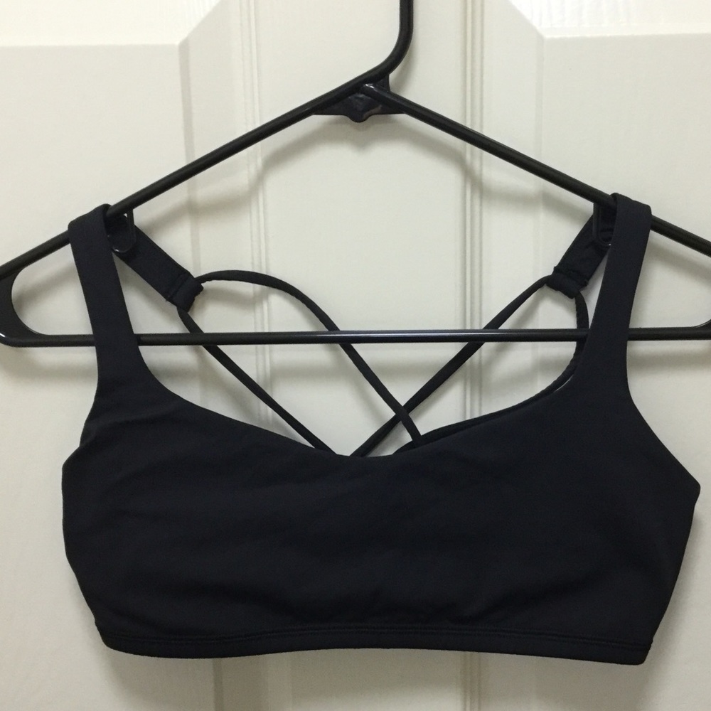 EUC Lululemon Free to Be sports bra size 8