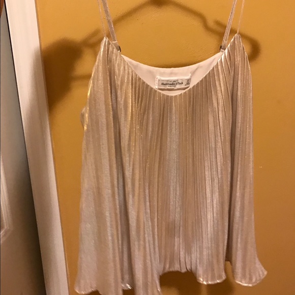 Top - Picture 2 of 3