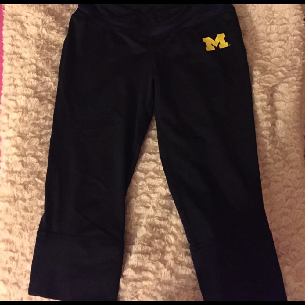Capri workout pants