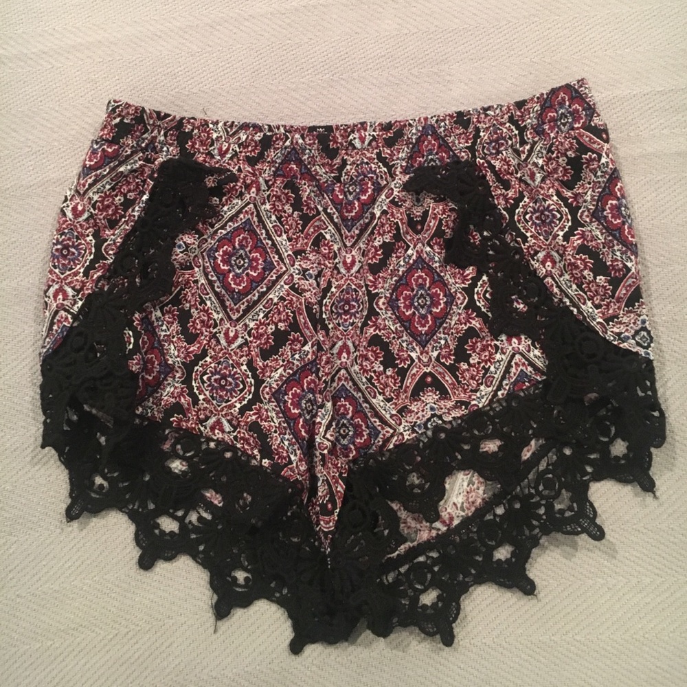 Lace Patterned Soft Shorts