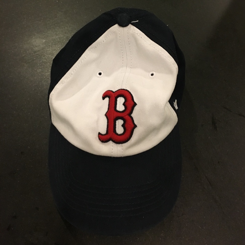 NWOT Small Fitted Boston Red Sox Cap