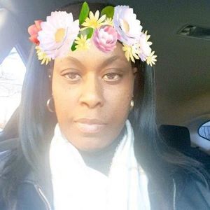 Meet your Posher, Dee