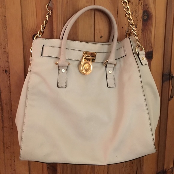 Michael Kors Handbags - Authentic Michael Kors Hamilton bag
