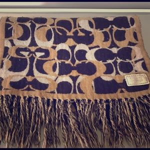 Muffler, scarf with C signature