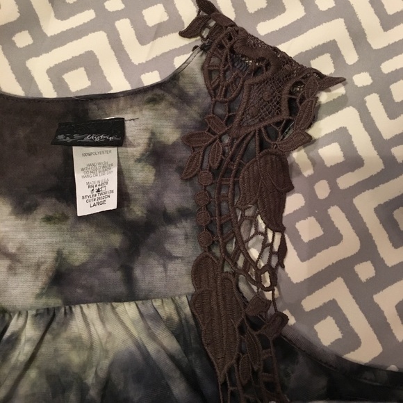 ❤️Daytrip❤️like NEW Top - Picture 3 of 4