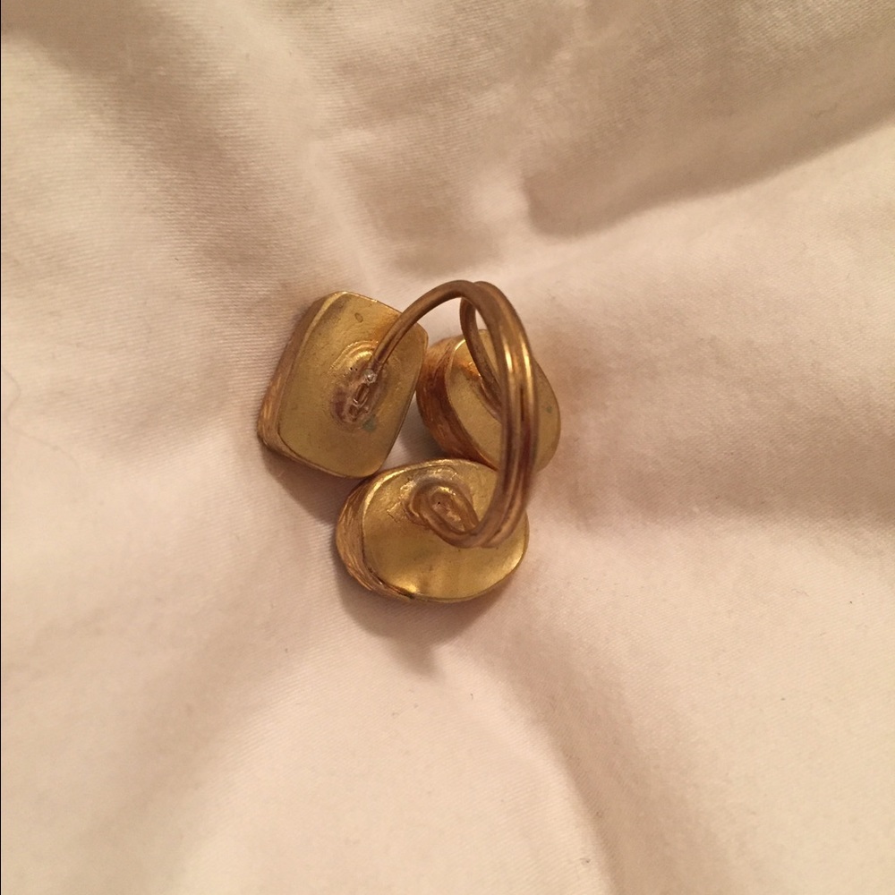 💎 Statement Ring • Make an Offer! - Picture 2 of 3