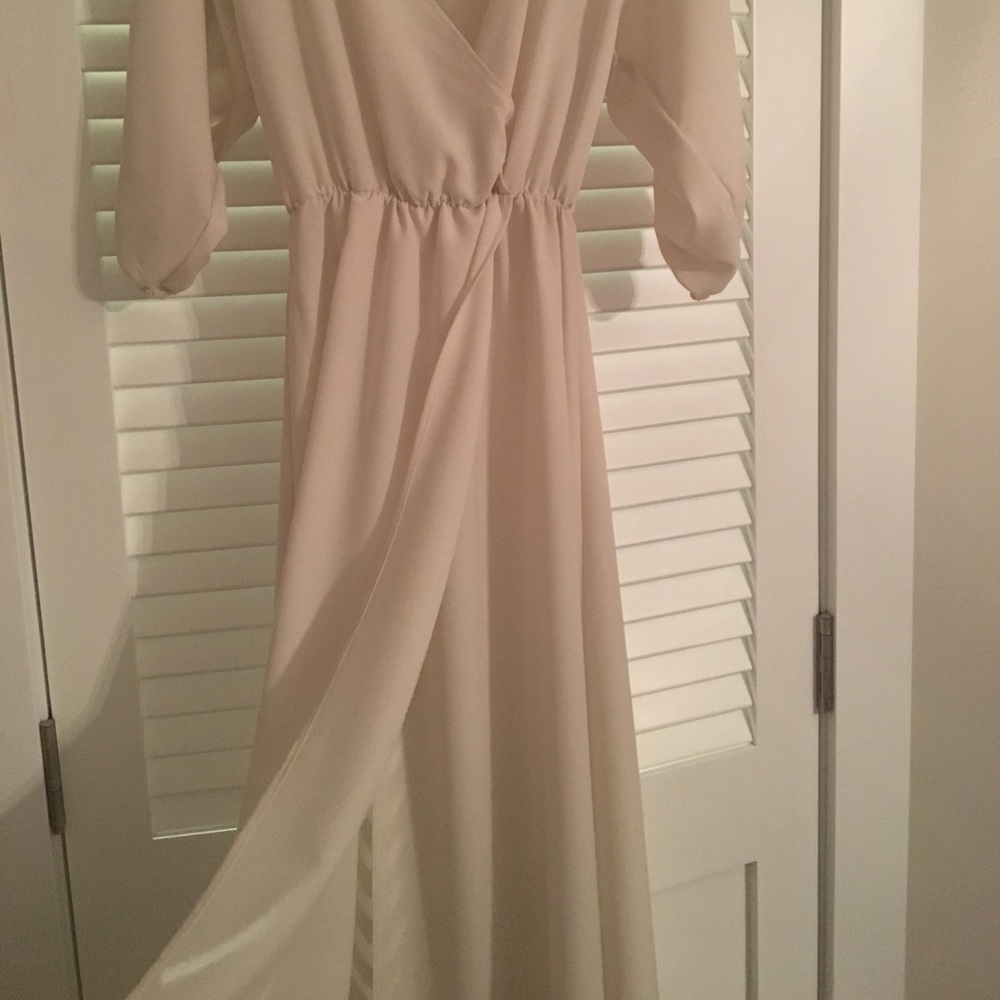 Soft white dress - Picture 3 of 3
