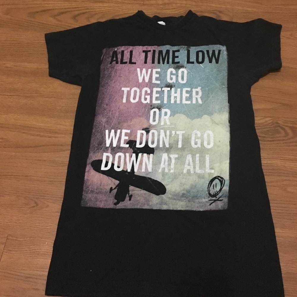 tee shirt