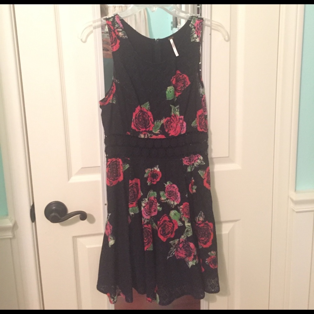 Black with red roses dress!