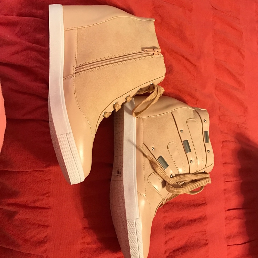 Light pink wedge shoes