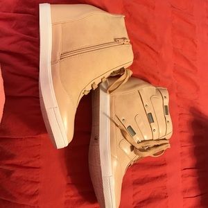 Light pink wedge shoes