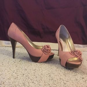 Guess, pink open toe platforms