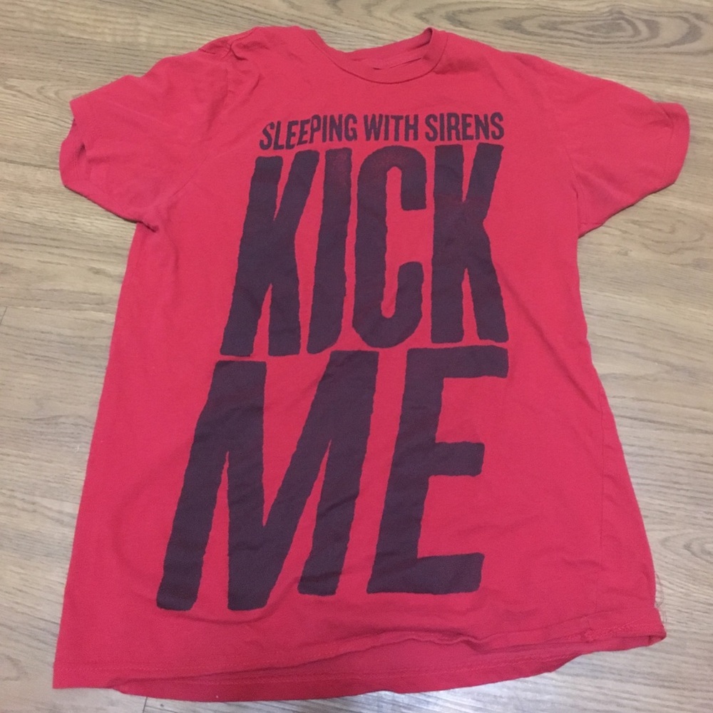 tee shirt