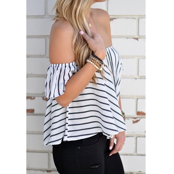 ⬇️$25 Boutique Off Shoulder Swing Stripe Top - Picture 3 of 7