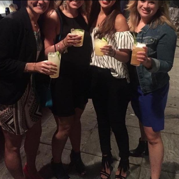 ⬇️$25 Boutique Off Shoulder Swing Stripe Top - Picture 5 of 7