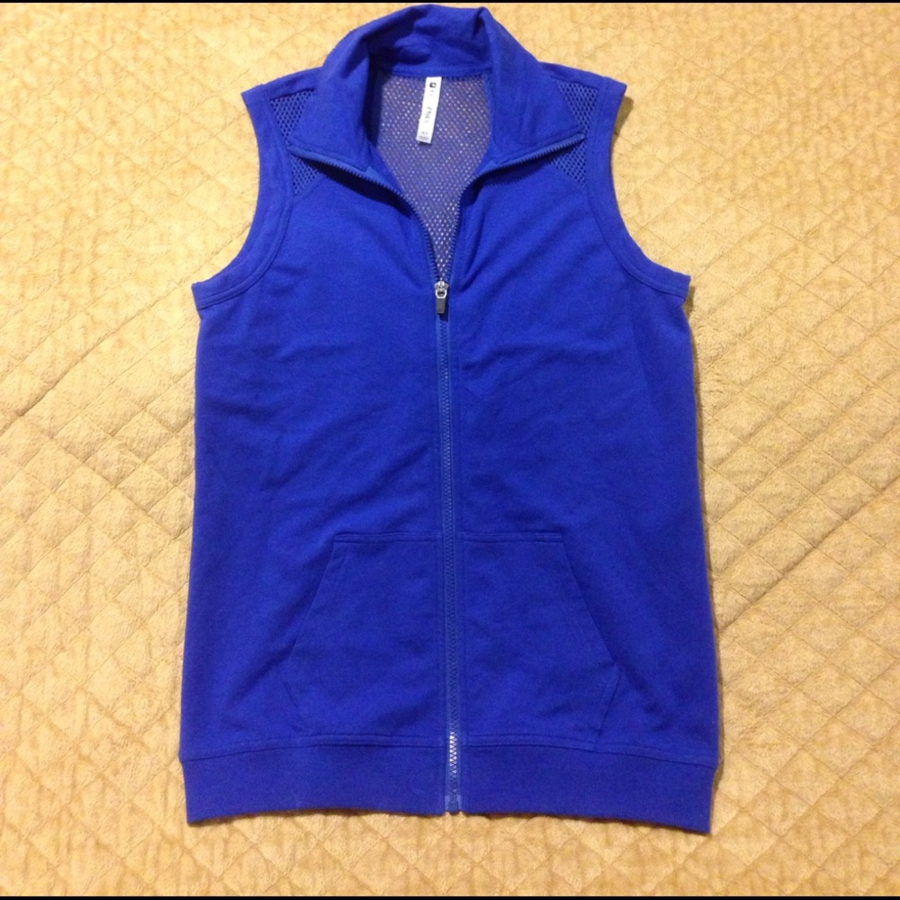 Fabletics Sleeveless Full Zip Shirt