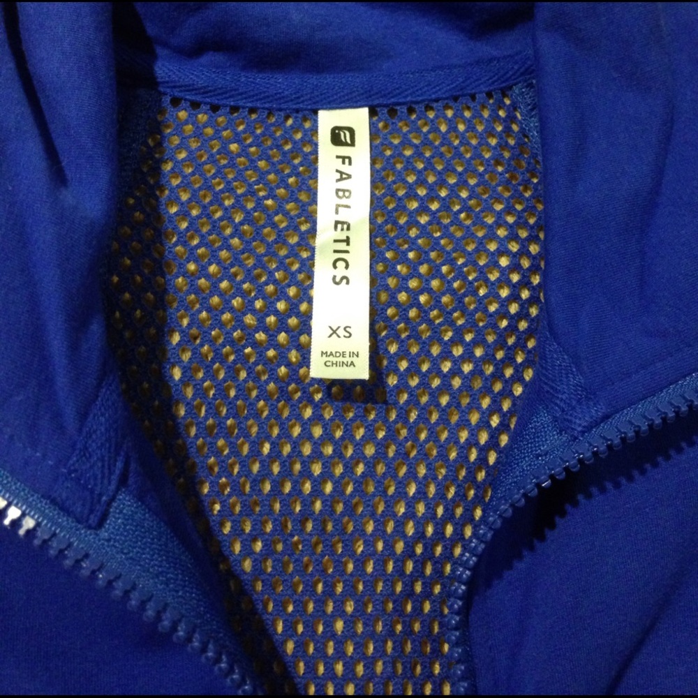 Fabletics Sleeveless Full Zip Shirt View 4