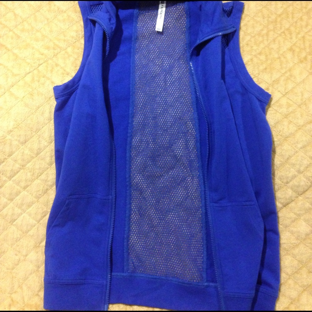Fabletics Sleeveless Full Zip Shirt View 6