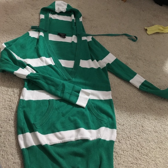 Sweat - Picture 4 of 4