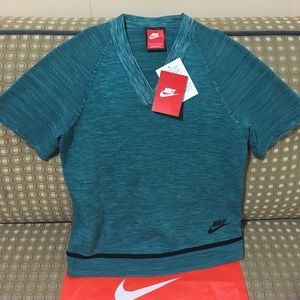 100 new w tag Nike sweater