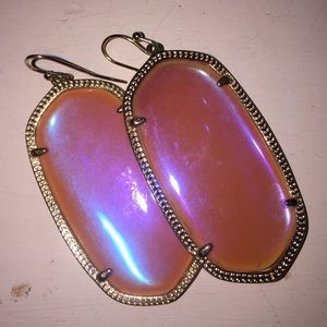 KENDRA SCOTT DANIELLE STATEMENT EARRINGS IN GOLD